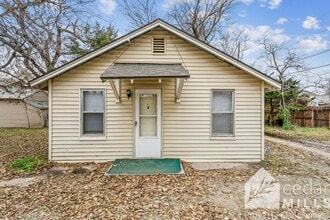 Building Photo - 130 S Charles St