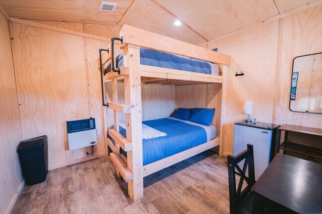 Foto del edificio - 48561 Rustic Ave