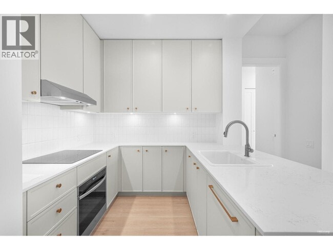 Building Photo - 708-708 Edgar Ave