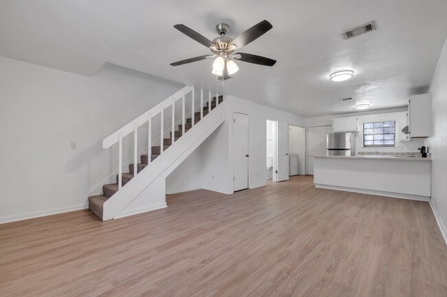 Building Photo - 2313 Hartsfield Way