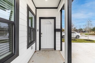 Building Photo - 4661 Clover St