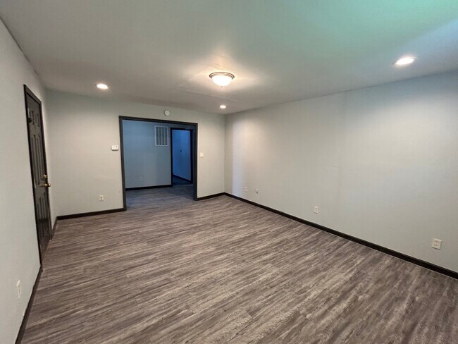 Foto del edificio - 502 E Young Ave