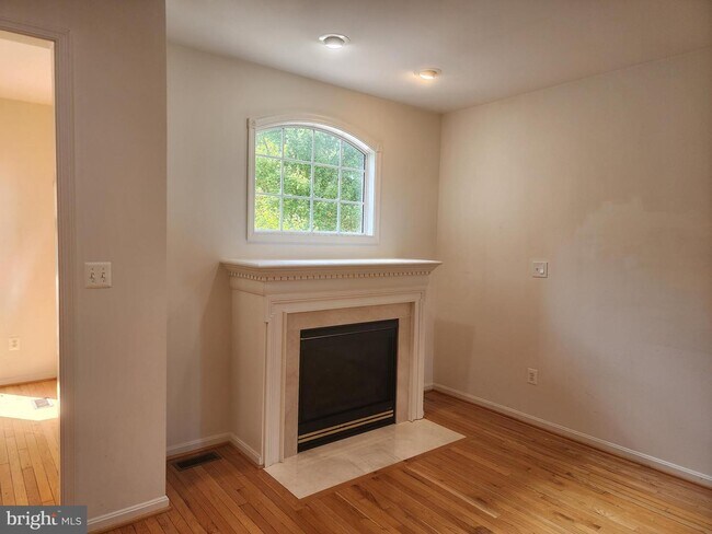 Building Photo - 4852 Lee Hollow Pl