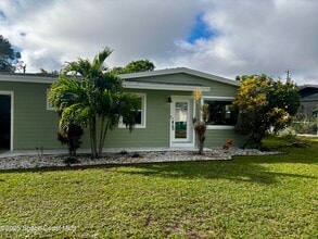 Building Photo - 1525 Island Dr