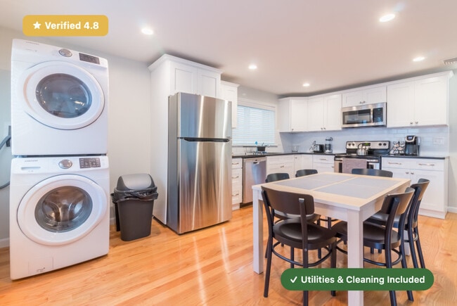 Furnished Private Bedroom in East Boston - Furnished Private Bedroom in East Boston Apartment