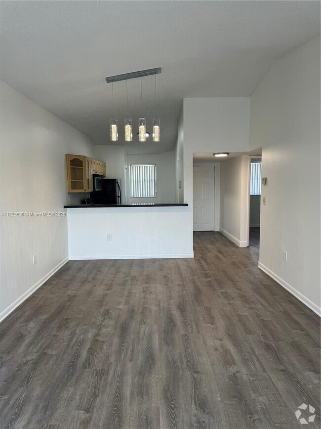Building Photo - 9977 Nob Hill Ln