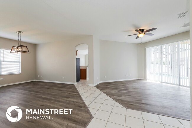 Building Photo - 820 Corvina Dr