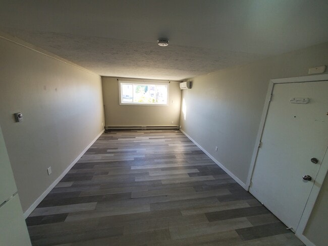 Building Photo - 86 Fleming St