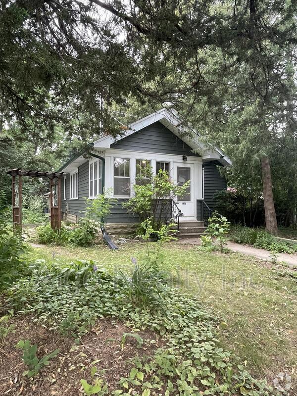 Hoyts Como Apartments under 2,500 Saint Paul, MN 1 Rentals