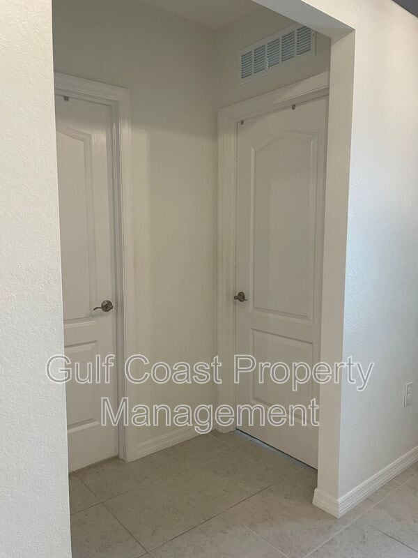 Building Photo - 8750 Cascade Price Cir