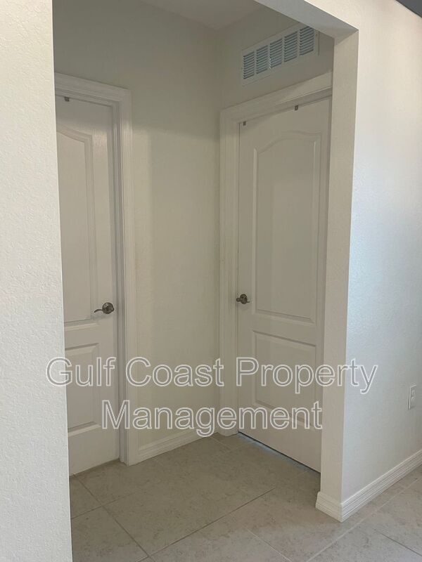 Foto del edificio - 8750 Cascade Price Cir