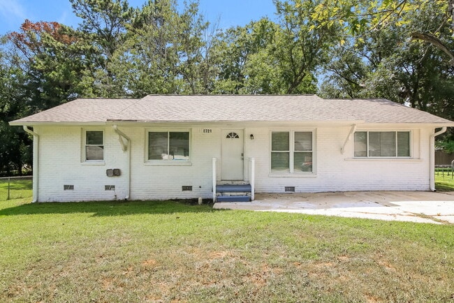 Building Photo - 8721 W Bourne Dr