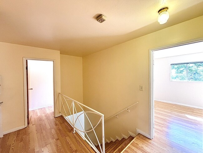 Building Photo - 131 S 1000 E