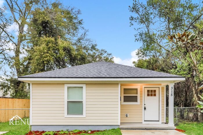 Foto principal - 315 W 18th St