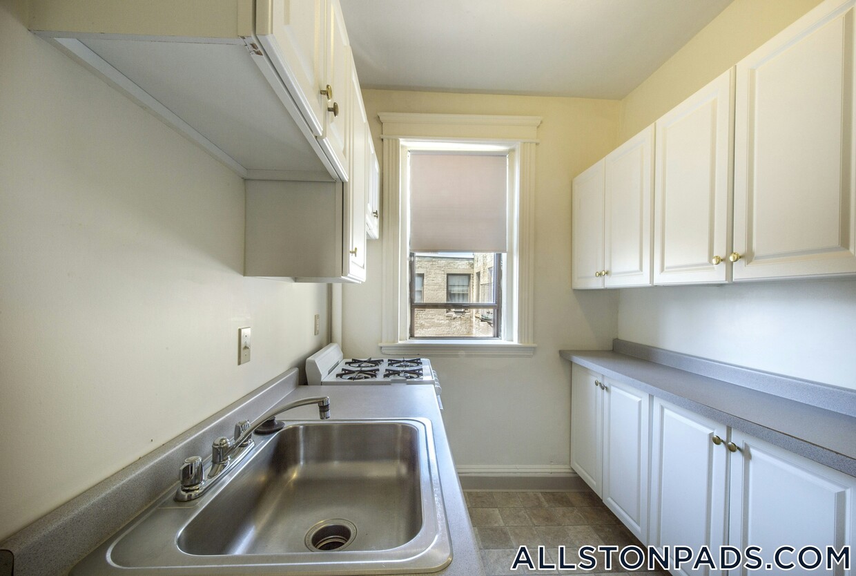 Foto principal - 1156 Commonwealth Ave