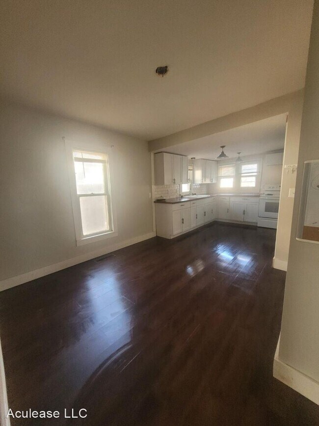 Building Photo - 3 br, 1 bath House - 308 Spruce