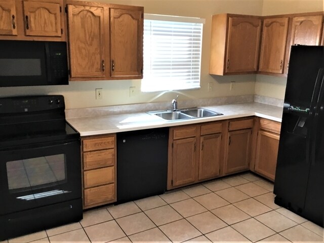 Foto del edificio - 6380 Kelsey Ct