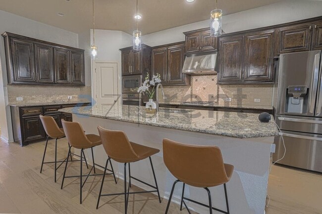 Foto del edificio - 1209 Savoy Ln