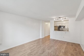 Building Photo - 1420 Locust St