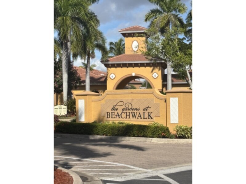 Annual 2-bedroom Condo in The Gardens At Beach Walk! Water Included! - Annual 2-bedroom Condo in The Gardens At Beach Walk! Water Included!