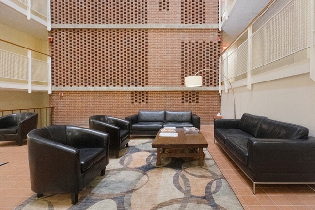 Building Photo - 29 Concord Ave