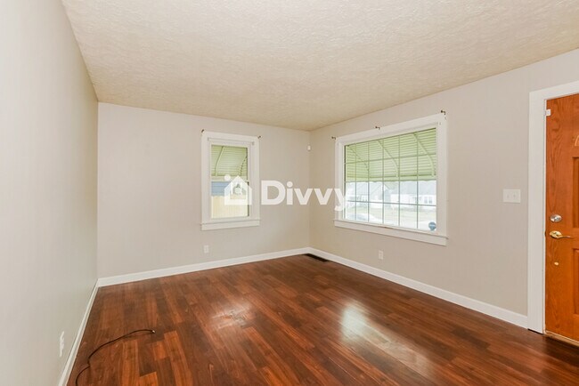 Foto del edificio - 758 East College Street