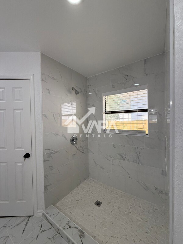 Foto del edificio - 8618 Ridge Mile Dr