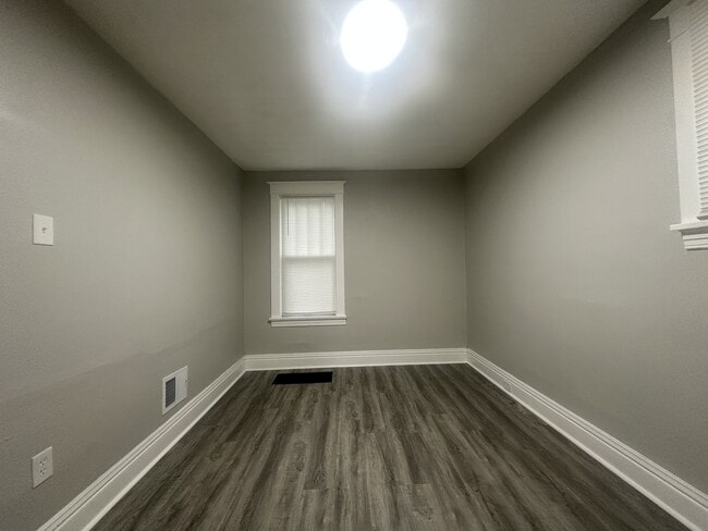 Foto del edificio - 6015 Emma Ave