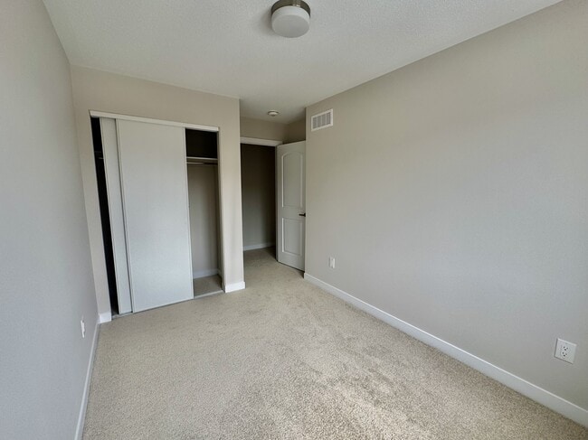 Building Photo - 869 Andesite Ter