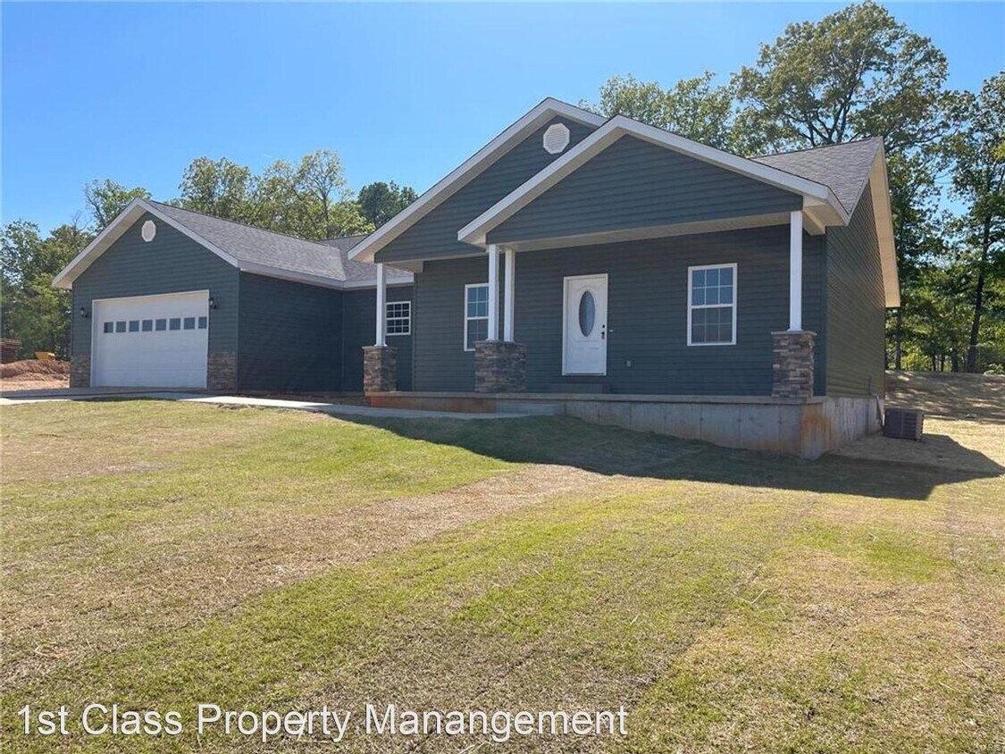 306 Kearbey Dr, Poplar Bluff, MO 63901 House Rental in Poplar Bluff