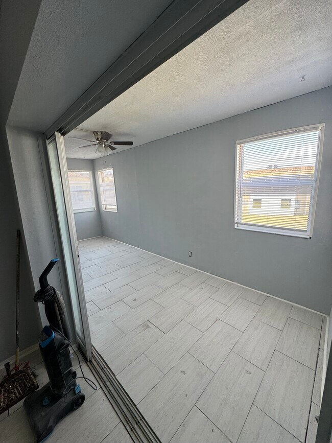 Foto del edificio - 3136 Harbor Blvd