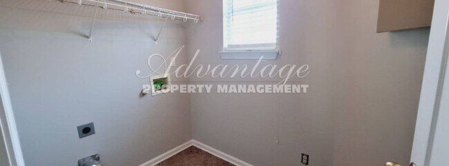Building Photo - Beautiful 3 bedroom 2 bath home in Cordova...