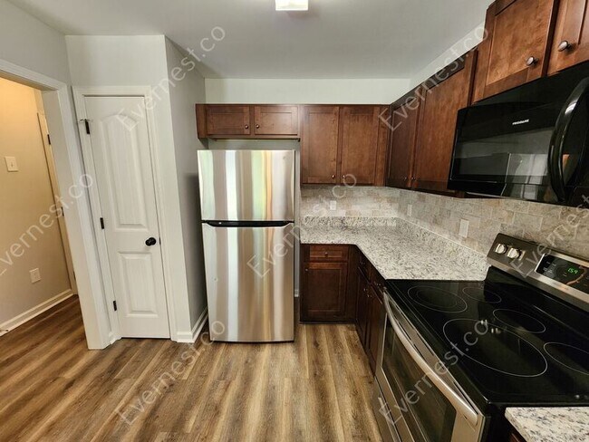 Building Photo - 624 Stowers Dr