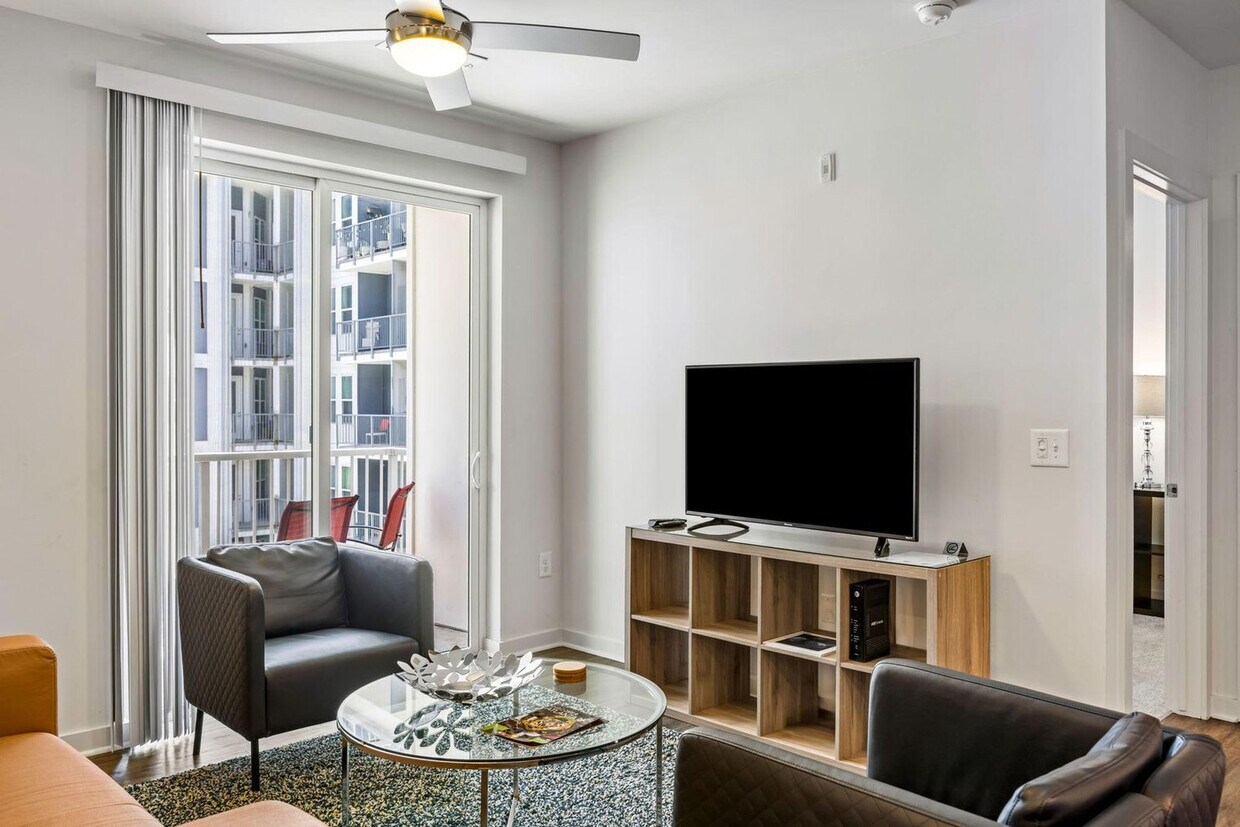 Foto principal - 1270 Spring St NW
