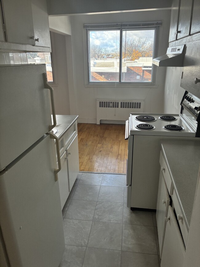 Building Photo - 2645 St Bercy