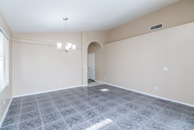 Foto del edificio - 832 E Baylor Ln