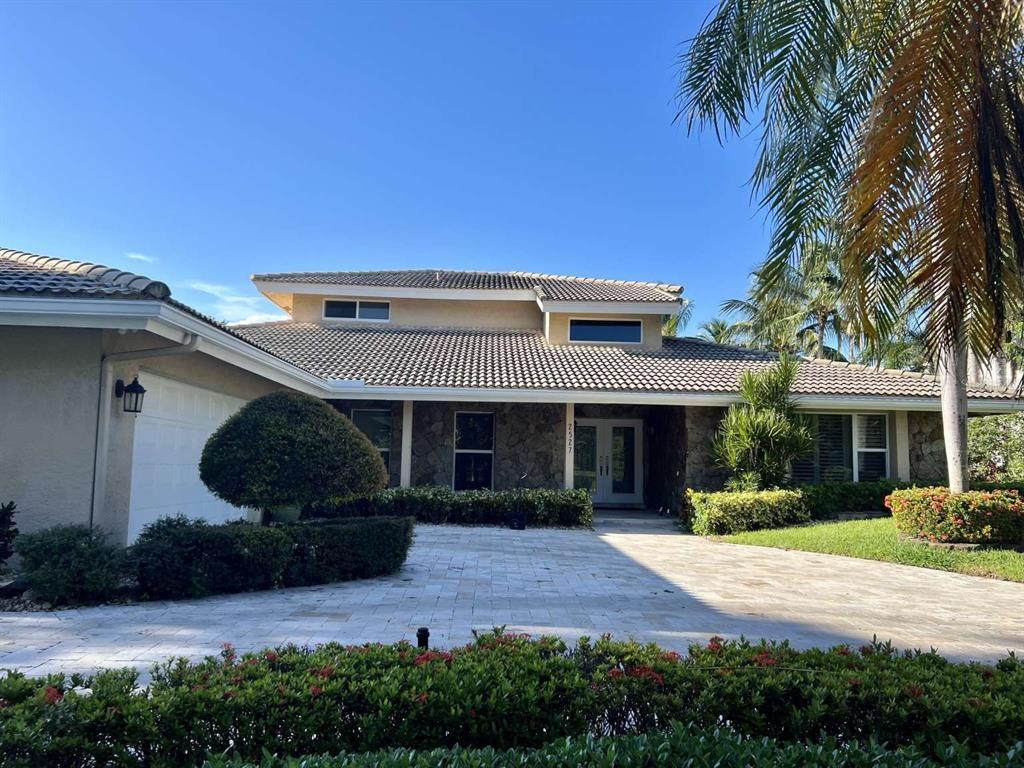 Foto principal - 2527 Lakes Dr