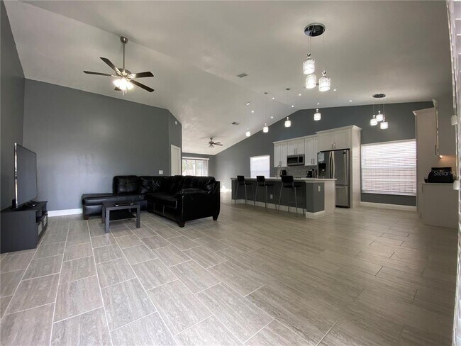 Building Photo - 1516 Crosswind Cir