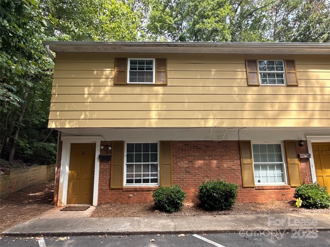 Primary Photo - 409 Hawley Ave