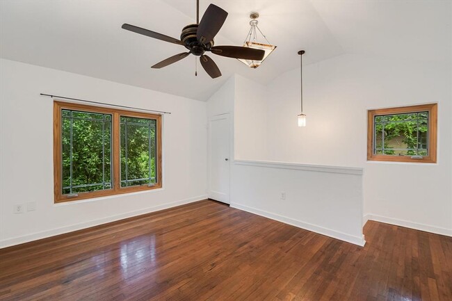Building Photo - 4010 Maplewood Ave