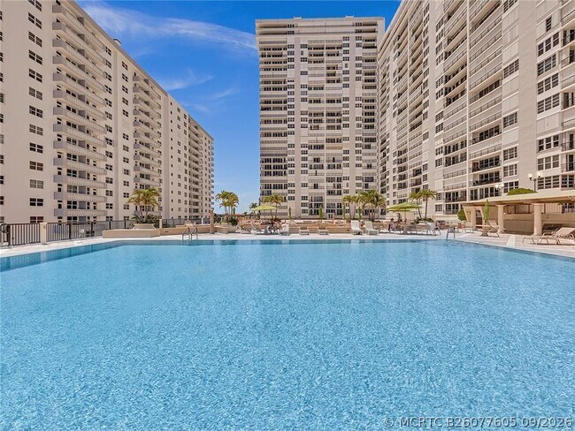 Foto del edificio - 4280 Galt Ocean Dr