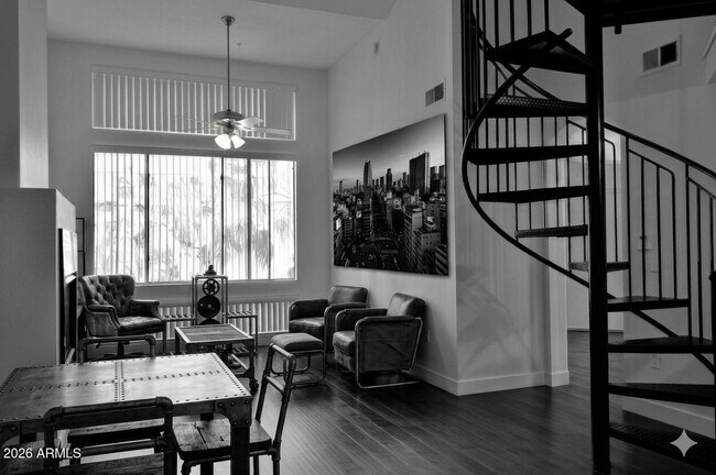 Foto del edificio - 1701 E Colter St