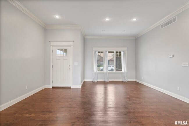 Building Photo - 4631 Thompson Rd