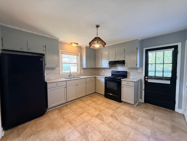 Building Photo - 5325 Evanshire Dr