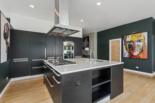 Foto del edificio - 2154 W Division St
