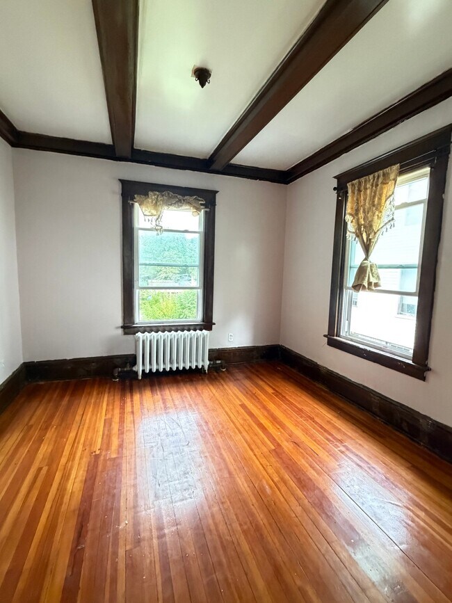Foto del edificio - 261 Manning Blvd