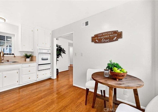 Building Photo - Single family house for rent in a fantastic location
