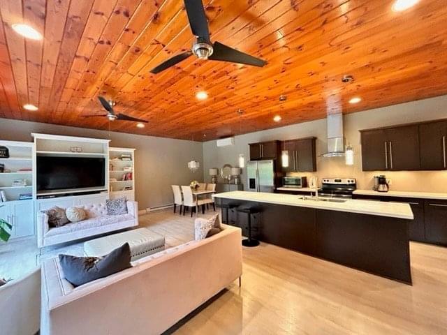 Foto principal - 329 N Sunset Dr
