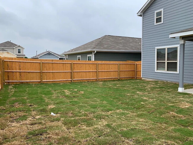 Building Photo - 271 Kinsley Wy