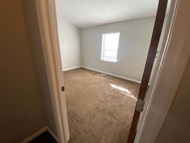 Building Photo - 575 Holly Ct